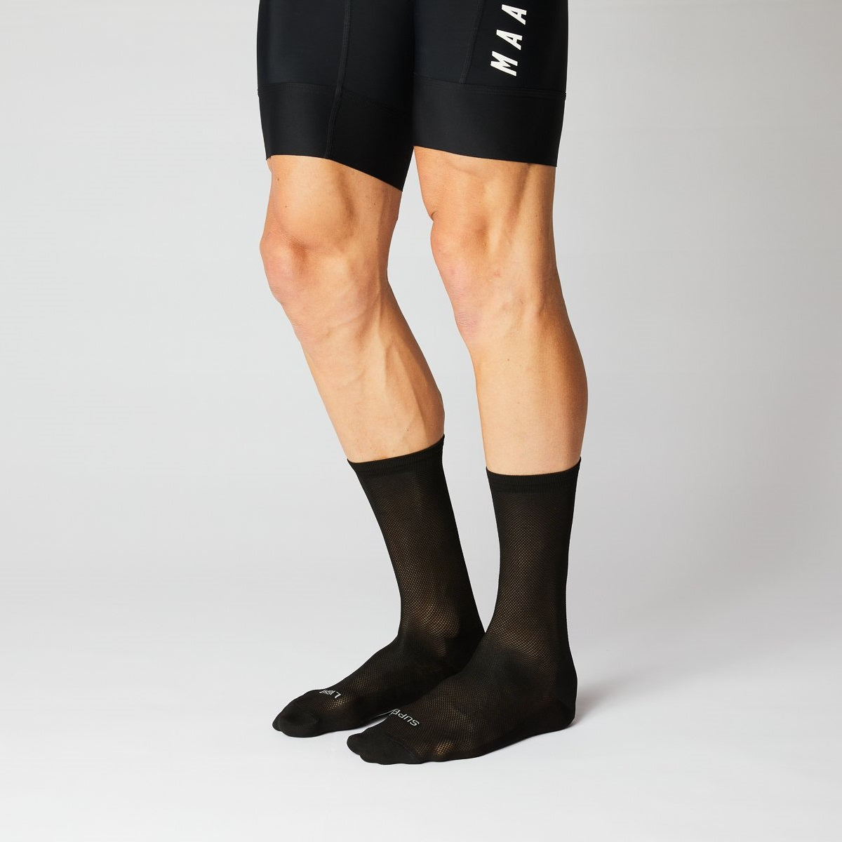 fingerscrossed-super-light-socks-black-front